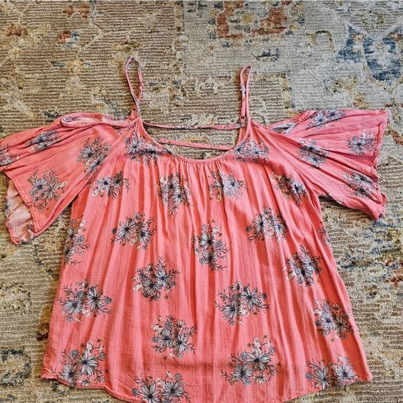 Torrid open shoulder blouse sz 1, coral pink - Picture 3 of 5